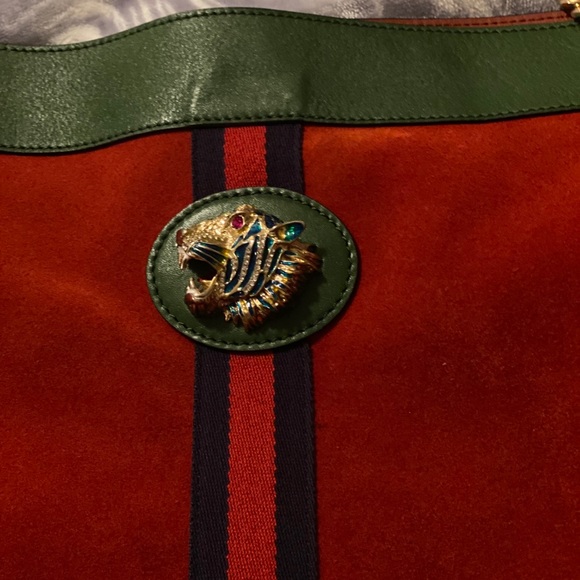 Gucci Medium Suede Rajah - Picture 4 of 10